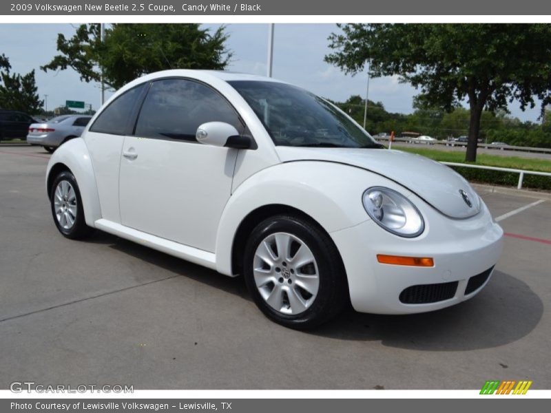 Front 3/4 View of 2009 New Beetle 2.5 Coupe
