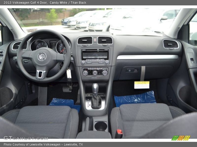 Candy White / Titan Black 2013 Volkswagen Golf 4 Door