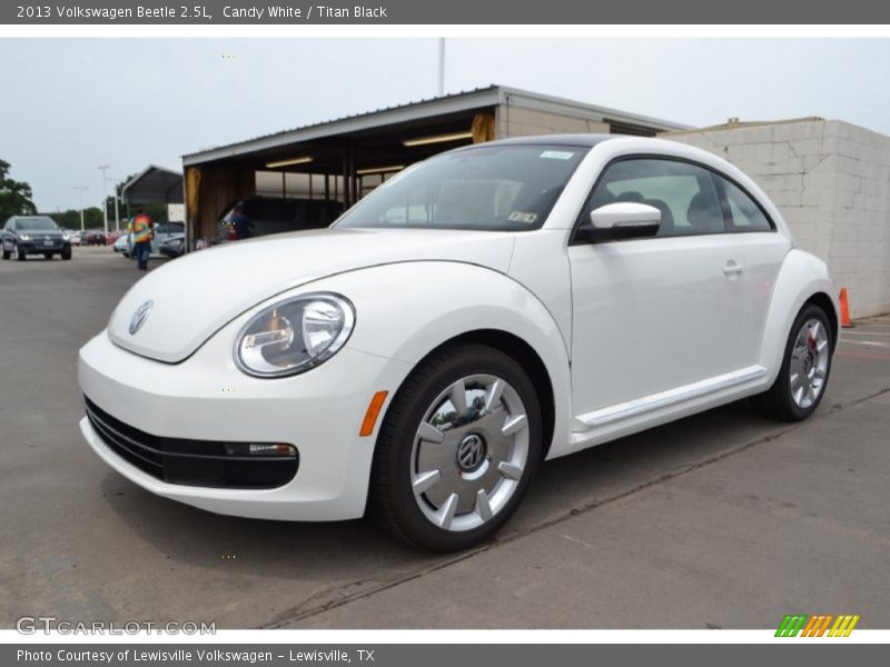 Candy White / Titan Black 2013 Volkswagen Beetle 2.5L