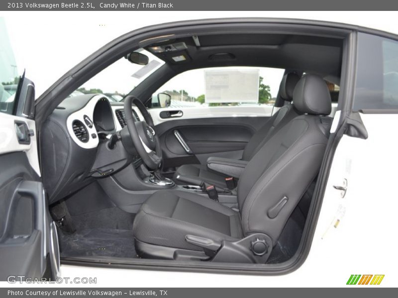 Candy White / Titan Black 2013 Volkswagen Beetle 2.5L