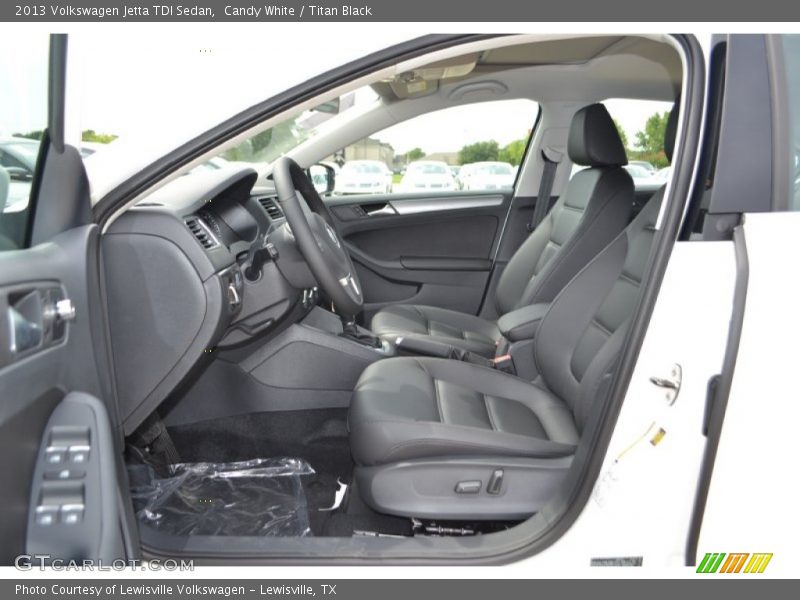 Candy White / Titan Black 2013 Volkswagen Jetta TDI Sedan