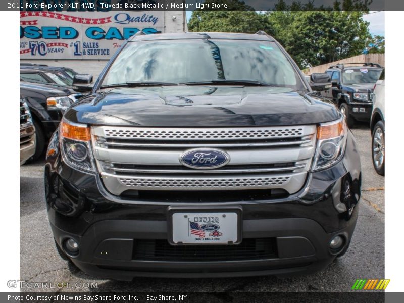 Tuxedo Black Metallic / Medium Light Stone 2011 Ford Explorer XLT 4WD