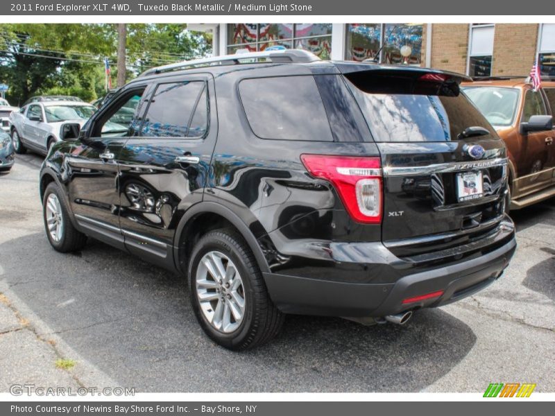 Tuxedo Black Metallic / Medium Light Stone 2011 Ford Explorer XLT 4WD