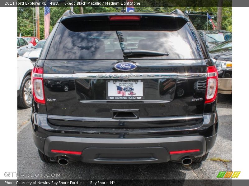 Tuxedo Black Metallic / Medium Light Stone 2011 Ford Explorer XLT 4WD