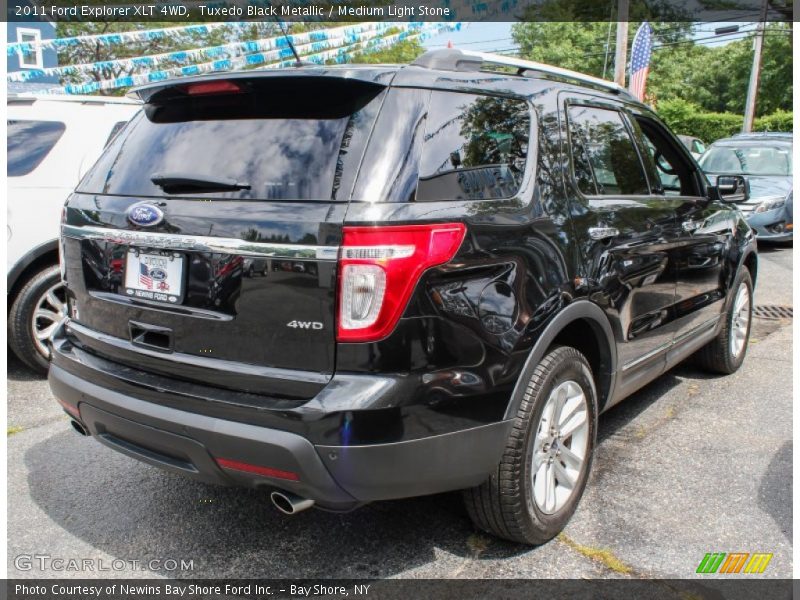 Tuxedo Black Metallic / Medium Light Stone 2011 Ford Explorer XLT 4WD