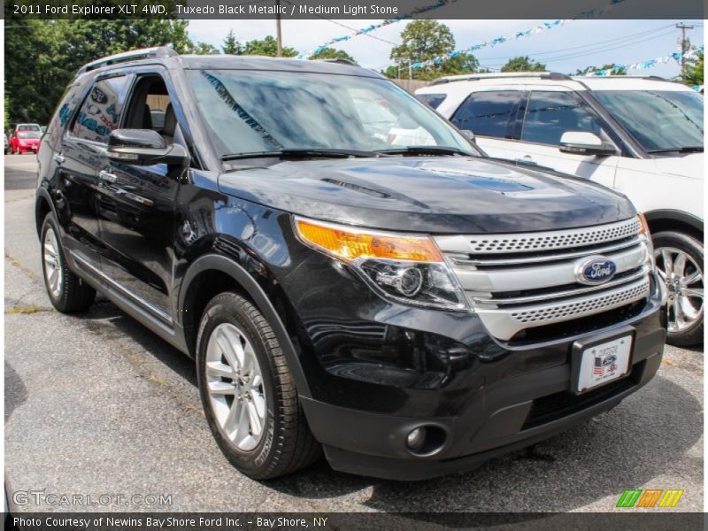 Tuxedo Black Metallic / Medium Light Stone 2011 Ford Explorer XLT 4WD
