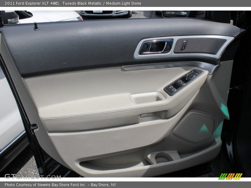 Tuxedo Black Metallic / Medium Light Stone 2011 Ford Explorer XLT 4WD