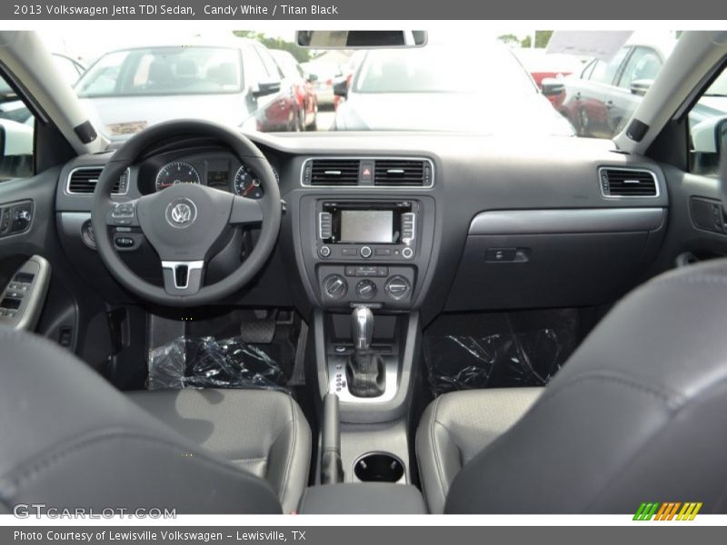 Candy White / Titan Black 2013 Volkswagen Jetta TDI Sedan