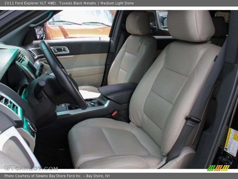 Tuxedo Black Metallic / Medium Light Stone 2011 Ford Explorer XLT 4WD