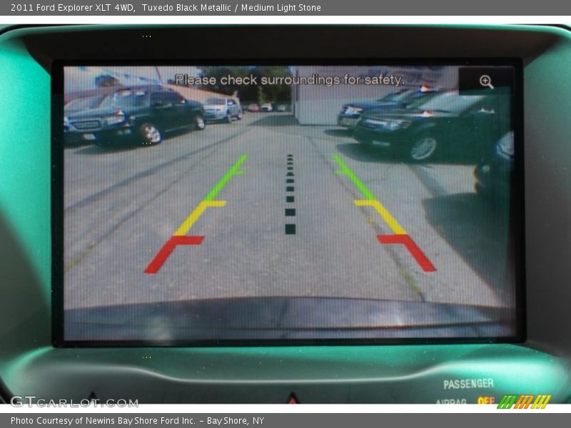 Tuxedo Black Metallic / Medium Light Stone 2011 Ford Explorer XLT 4WD