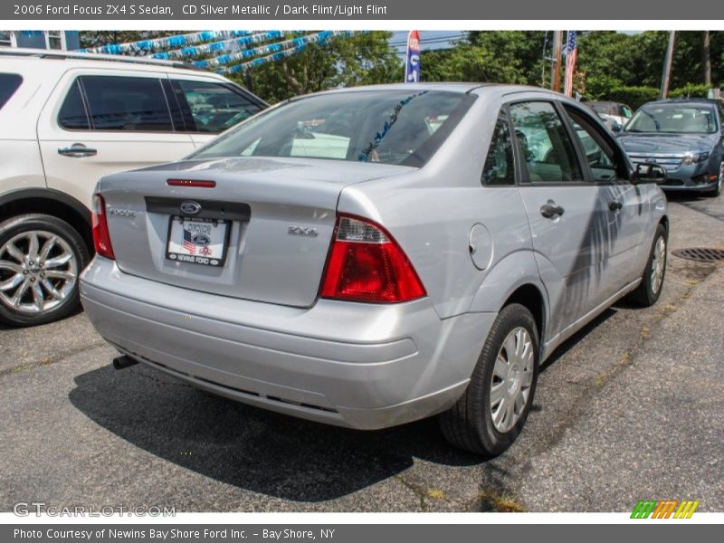 CD Silver Metallic / Dark Flint/Light Flint 2006 Ford Focus ZX4 S Sedan