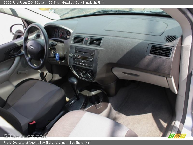 CD Silver Metallic / Dark Flint/Light Flint 2006 Ford Focus ZX4 S Sedan