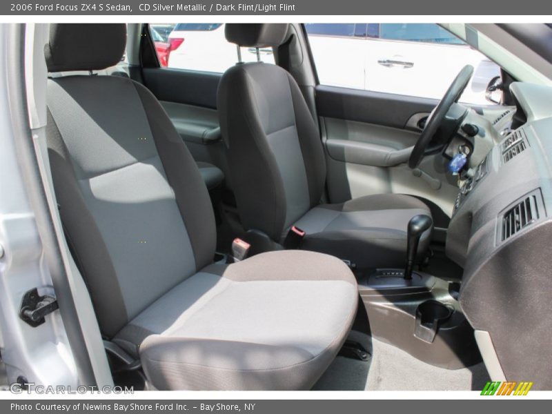 CD Silver Metallic / Dark Flint/Light Flint 2006 Ford Focus ZX4 S Sedan