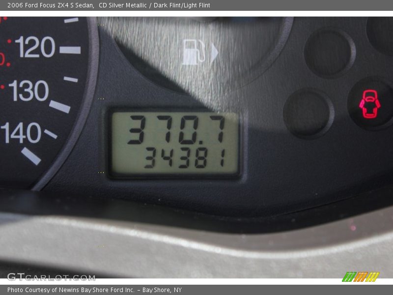 CD Silver Metallic / Dark Flint/Light Flint 2006 Ford Focus ZX4 S Sedan