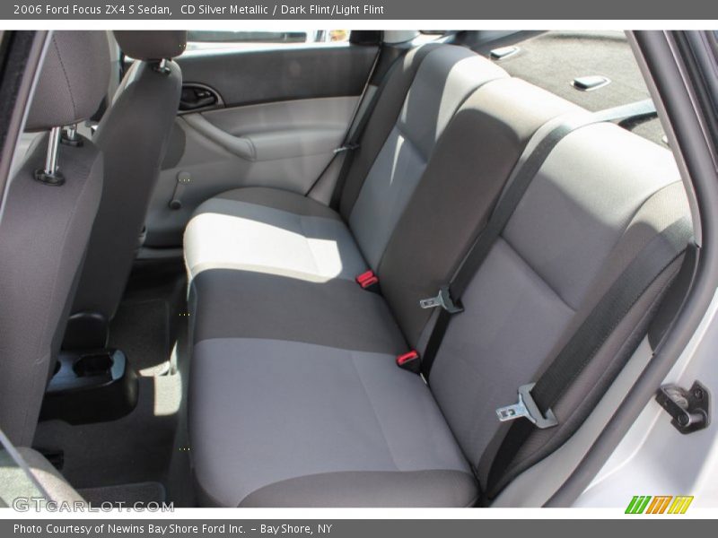 CD Silver Metallic / Dark Flint/Light Flint 2006 Ford Focus ZX4 S Sedan