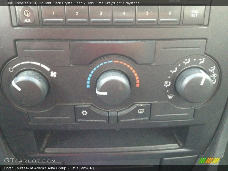 Brilliant Black Crystal Pearl / Dark Slate Gray/Light Graystone 2006 Chrysler 300