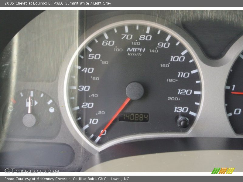 Summit White / Light Gray 2005 Chevrolet Equinox LT AWD