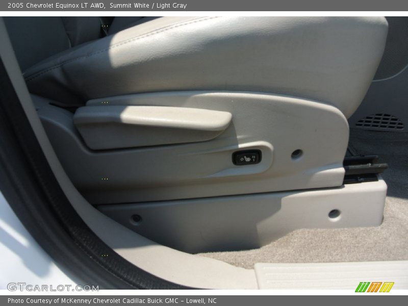 Summit White / Light Gray 2005 Chevrolet Equinox LT AWD