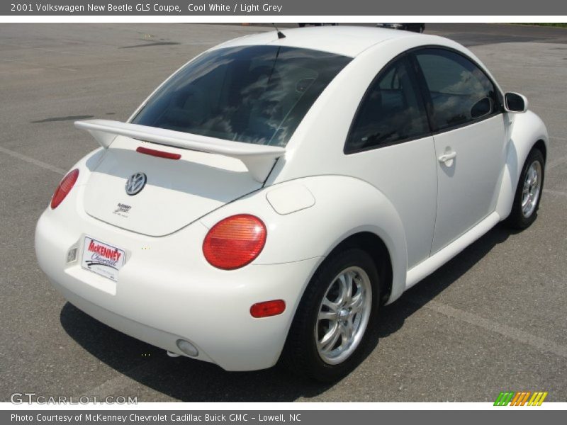 Cool White / Light Grey 2001 Volkswagen New Beetle GLS Coupe