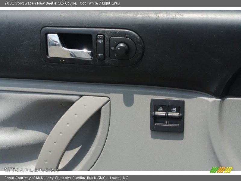 Cool White / Light Grey 2001 Volkswagen New Beetle GLS Coupe