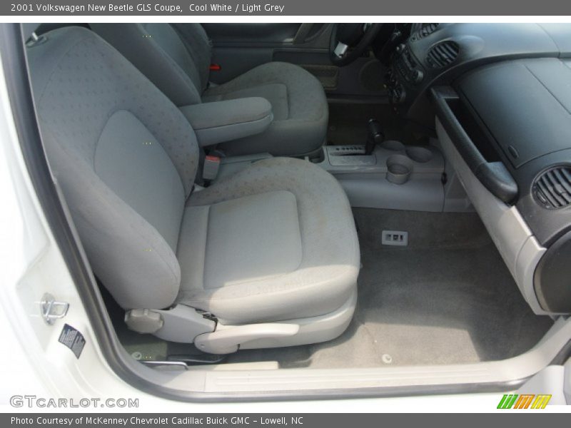Cool White / Light Grey 2001 Volkswagen New Beetle GLS Coupe