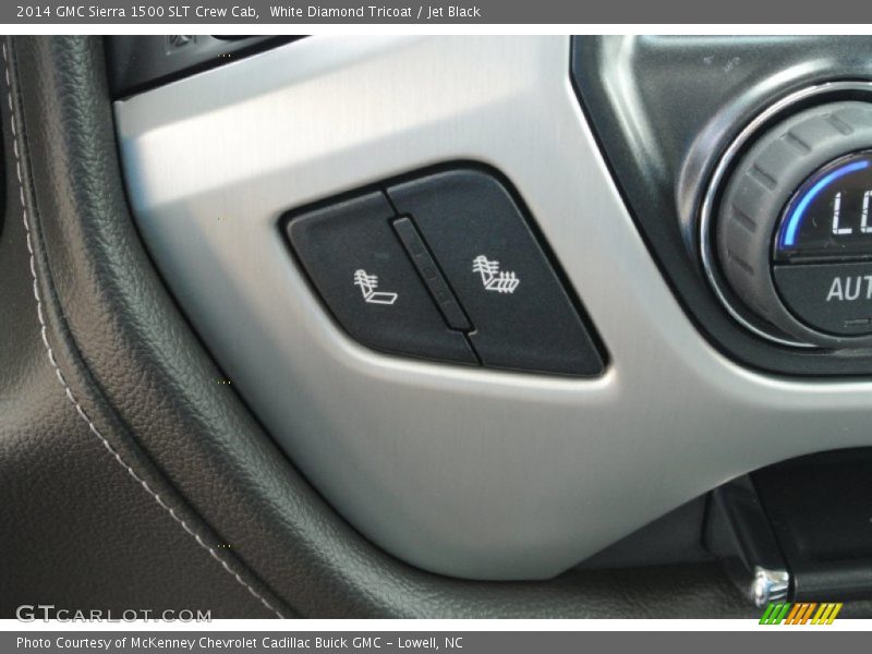 Controls of 2014 Sierra 1500 SLT Crew Cab