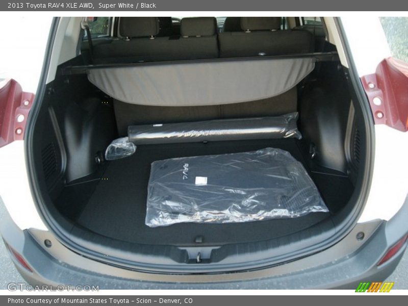 Super White / Black 2013 Toyota RAV4 XLE AWD