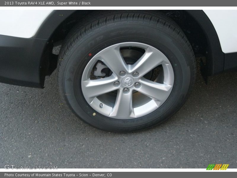 Super White / Black 2013 Toyota RAV4 XLE AWD