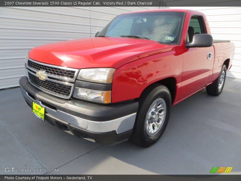 Victory Red / Dark Charcoal 2007 Chevrolet Silverado 1500 Classic LS Regular Cab