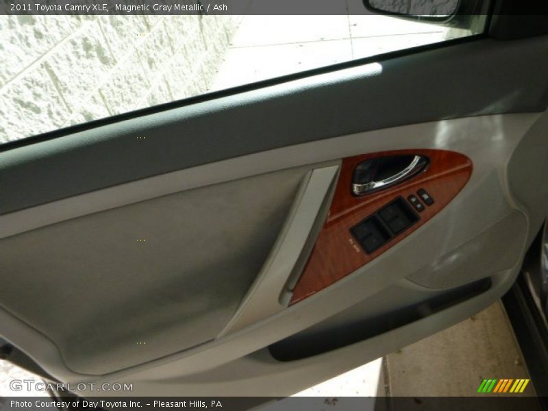 Magnetic Gray Metallic / Ash 2011 Toyota Camry XLE