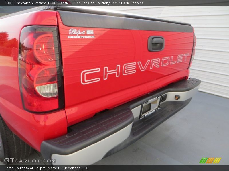 Victory Red / Dark Charcoal 2007 Chevrolet Silverado 1500 Classic LS Regular Cab