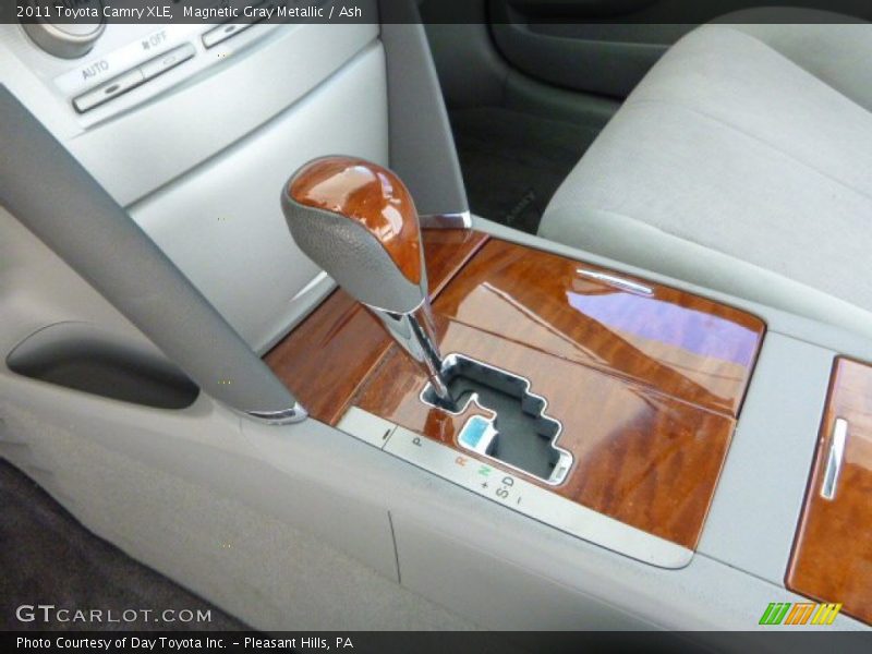 Magnetic Gray Metallic / Ash 2011 Toyota Camry XLE