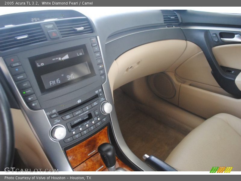 White Diamond Pearl / Camel 2005 Acura TL 3.2