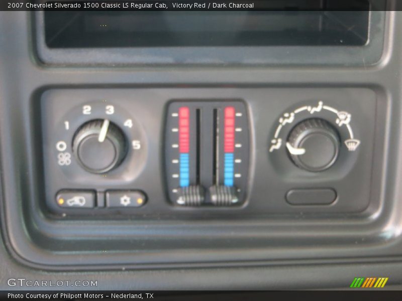 Victory Red / Dark Charcoal 2007 Chevrolet Silverado 1500 Classic LS Regular Cab