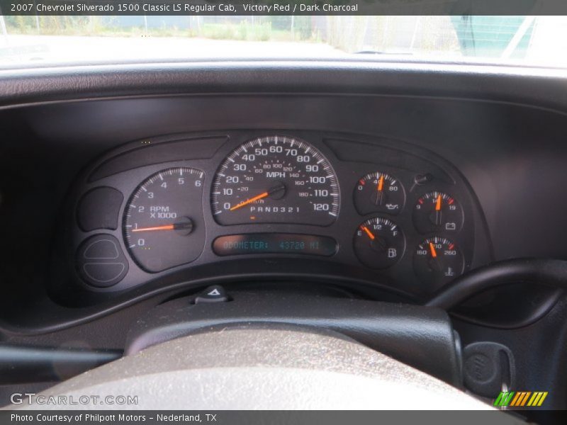 Victory Red / Dark Charcoal 2007 Chevrolet Silverado 1500 Classic LS Regular Cab