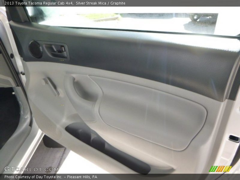 Silver Streak Mica / Graphite 2013 Toyota Tacoma Regular Cab 4x4