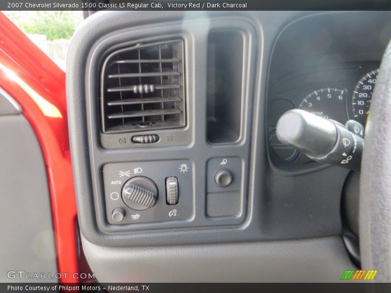 Victory Red / Dark Charcoal 2007 Chevrolet Silverado 1500 Classic LS Regular Cab