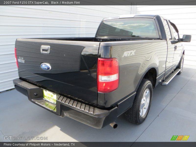 Black / Medium Flint 2007 Ford F150 STX SuperCab