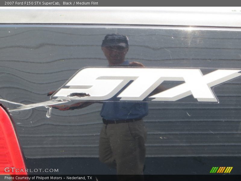 Black / Medium Flint 2007 Ford F150 STX SuperCab