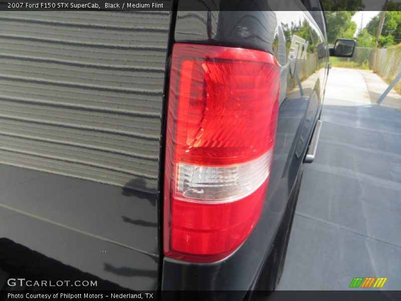 Black / Medium Flint 2007 Ford F150 STX SuperCab
