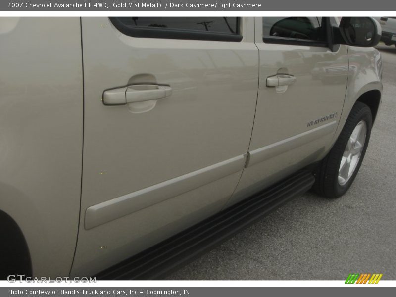 Gold Mist Metallic / Dark Cashmere/Light Cashmere 2007 Chevrolet Avalanche LT 4WD