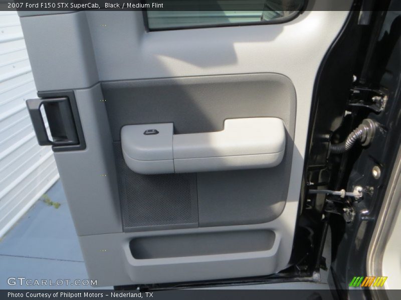 Black / Medium Flint 2007 Ford F150 STX SuperCab