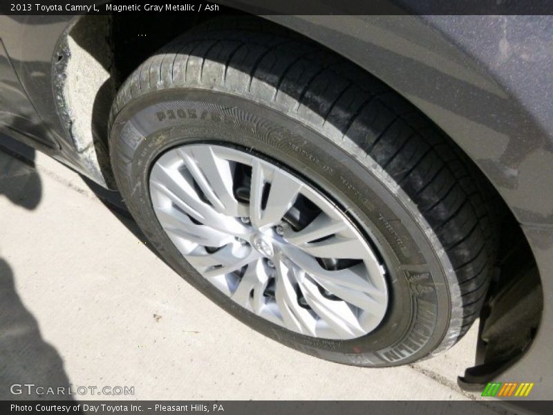 Magnetic Gray Metallic / Ash 2013 Toyota Camry L
