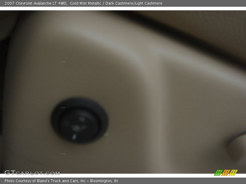 Gold Mist Metallic / Dark Cashmere/Light Cashmere 2007 Chevrolet Avalanche LT 4WD
