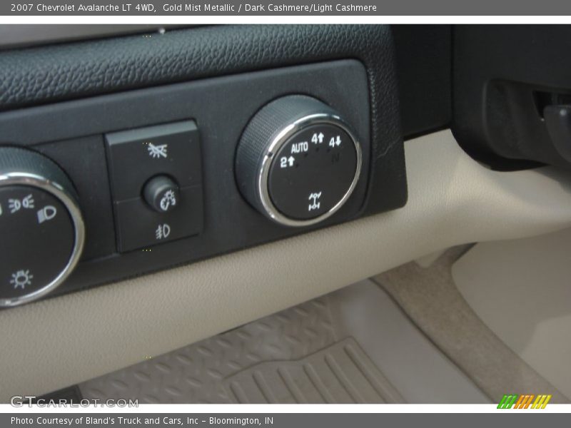 Gold Mist Metallic / Dark Cashmere/Light Cashmere 2007 Chevrolet Avalanche LT 4WD