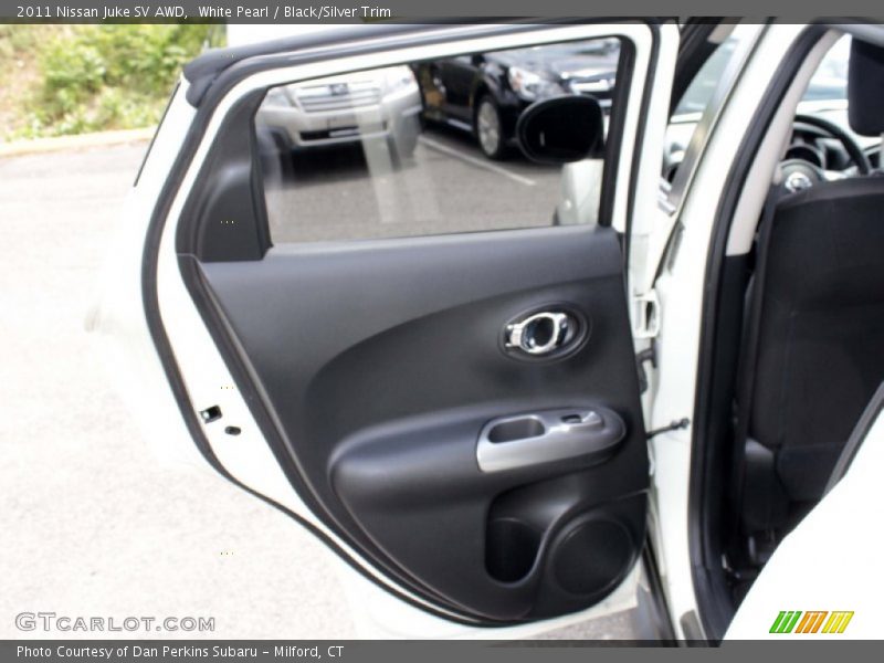White Pearl / Black/Silver Trim 2011 Nissan Juke SV AWD