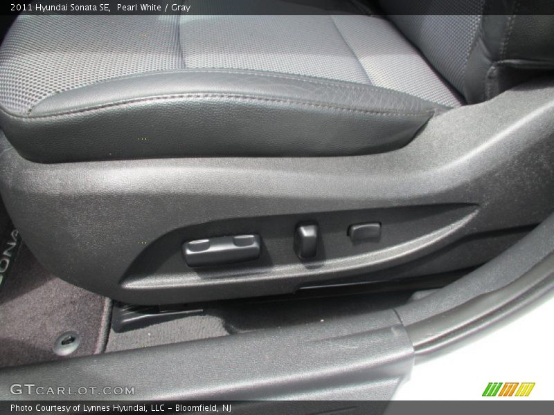 Pearl White / Gray 2011 Hyundai Sonata SE