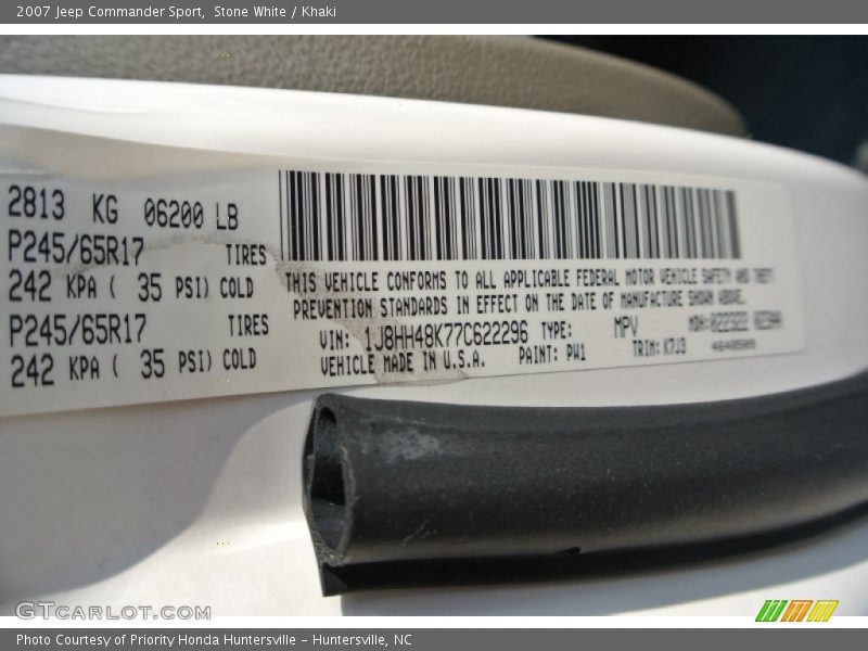 Stone White / Khaki 2007 Jeep Commander Sport