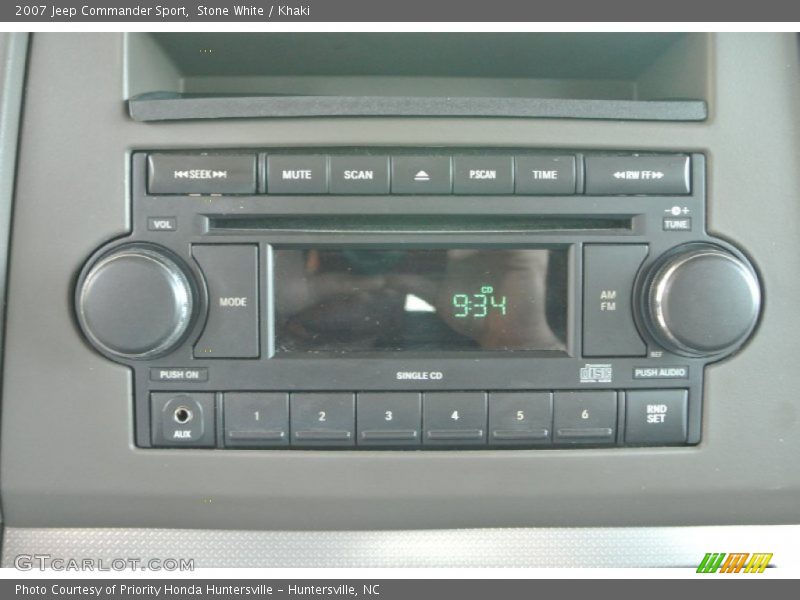 Stone White / Khaki 2007 Jeep Commander Sport