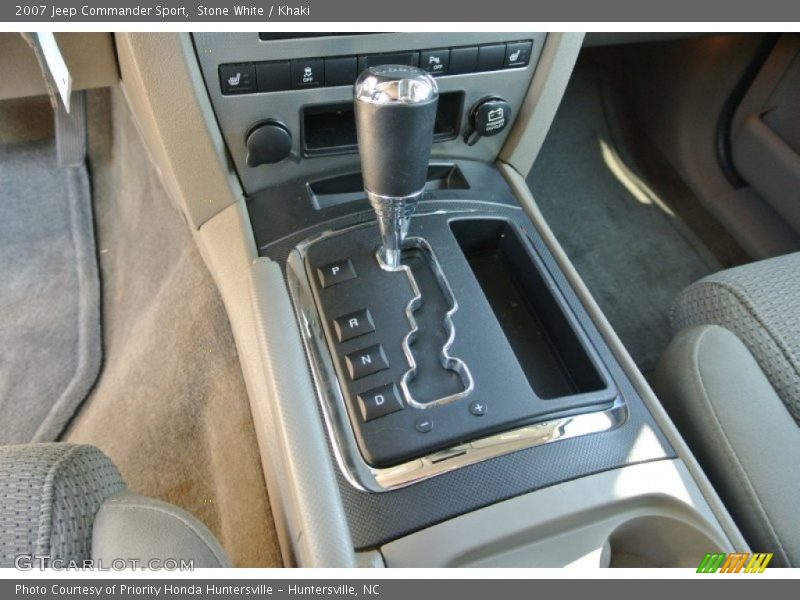 Stone White / Khaki 2007 Jeep Commander Sport